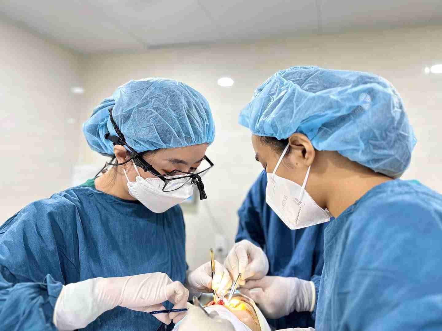 Nâng mũi sụn tự thân Nâng mũi sụn tự thân