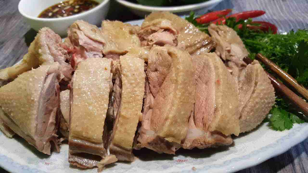 Bác sĩ giải đáp: Nâng mũi xong bao lâu thì được ăn thịt vịt?