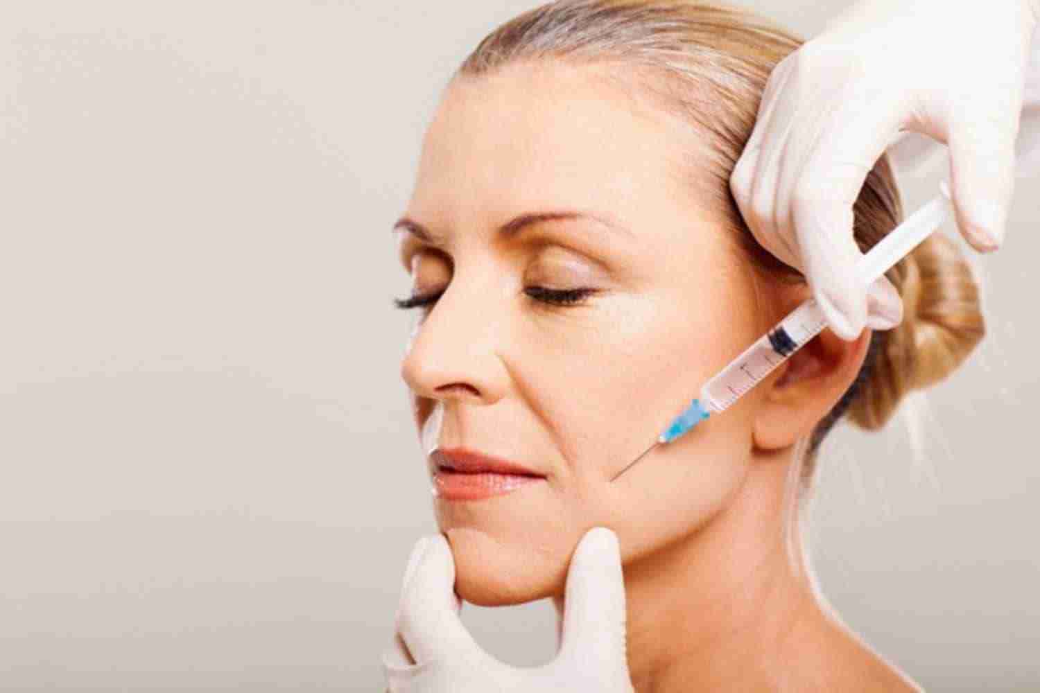 Tiêm boxtox xóa nếp nhăn là gì? Thực hiện như thế nào?