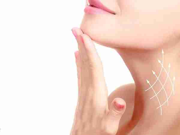 Tổng hợp 4 phương pháp căng da cổ hiện nay
