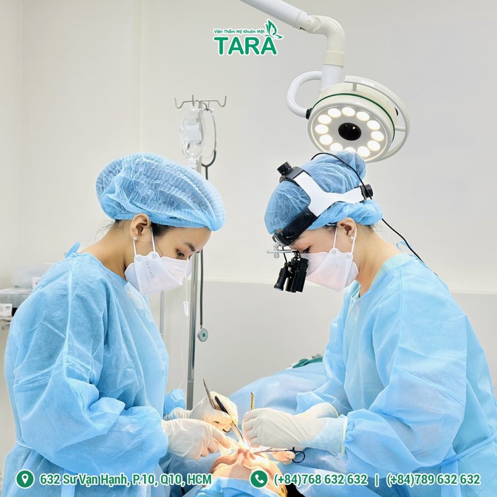 Phân biệt nâng mũi siêu vi phẫu và nâng mũi thường